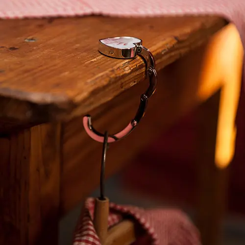 Handtaschenhalter mit Alu-Einsatz, div. Ausführungen