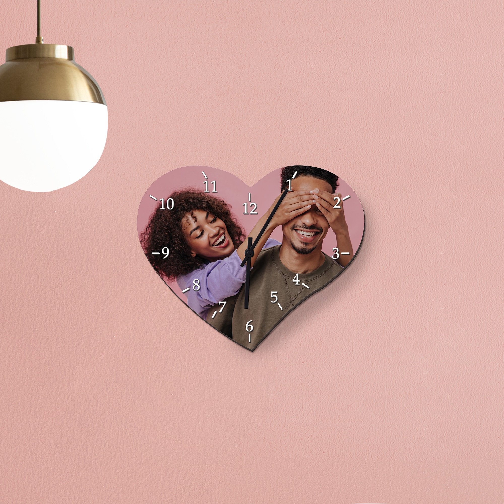 Horloge murale en fibres dures en forme de coeur, diverses versions