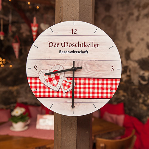 Horloge murale en fibres dures autour, diverses versions