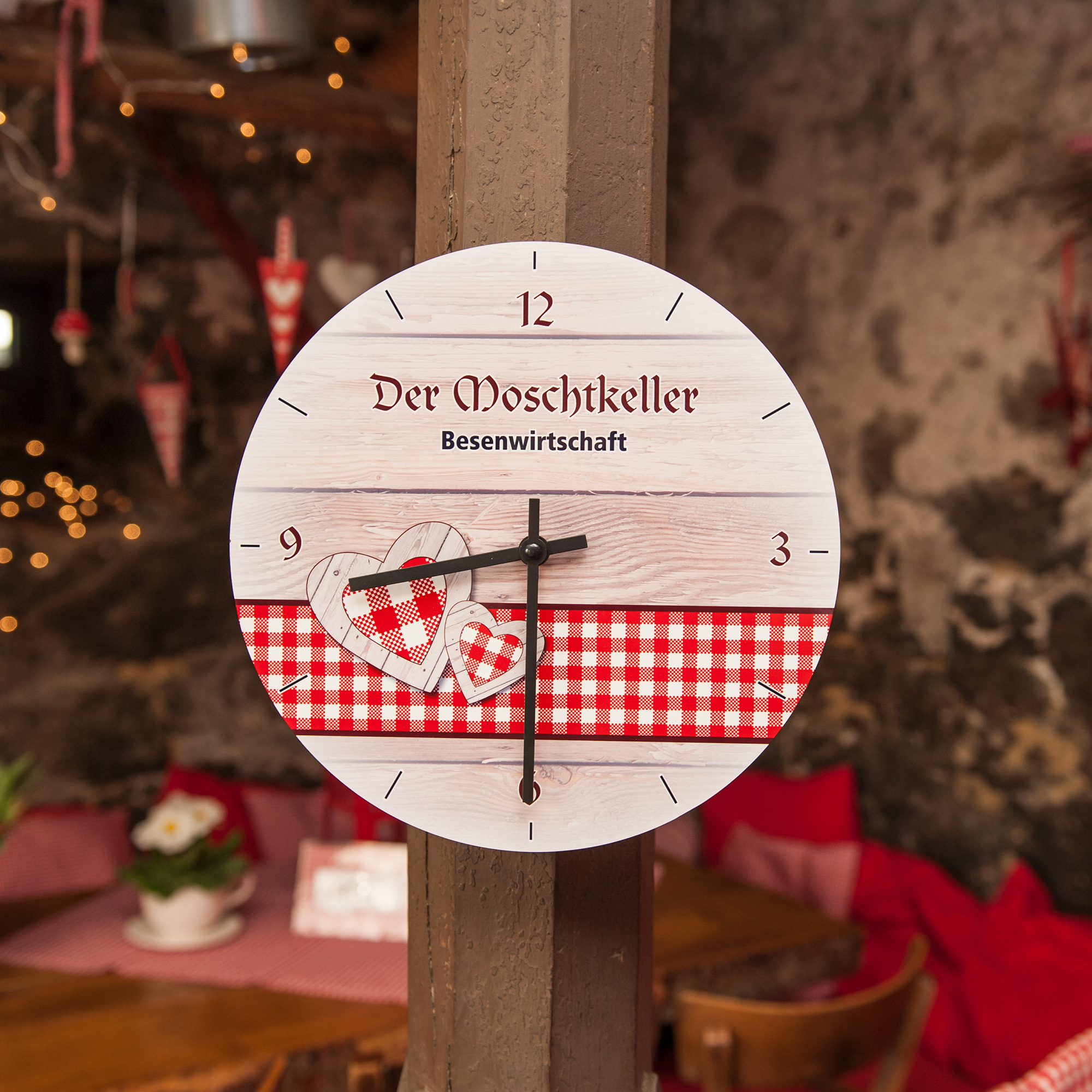 Horloge murale en fibres dures autour, diverses versions