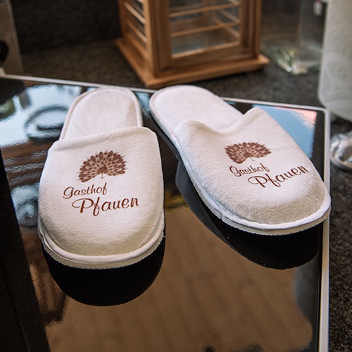 Chausson en tissu éponge blanc, différentes versions