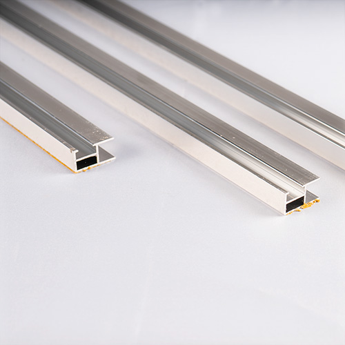 Profil en aluminium 15 x 27 mm, auto-adhésif, Différentes dimensions